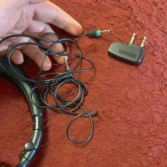 SONY  DIGITAL NEW EXPENSIVE HEADPHONES 🎧 FOR LAPTOPS 👩‍💻 NOISE-CANCELLING - Picture 8 of 11